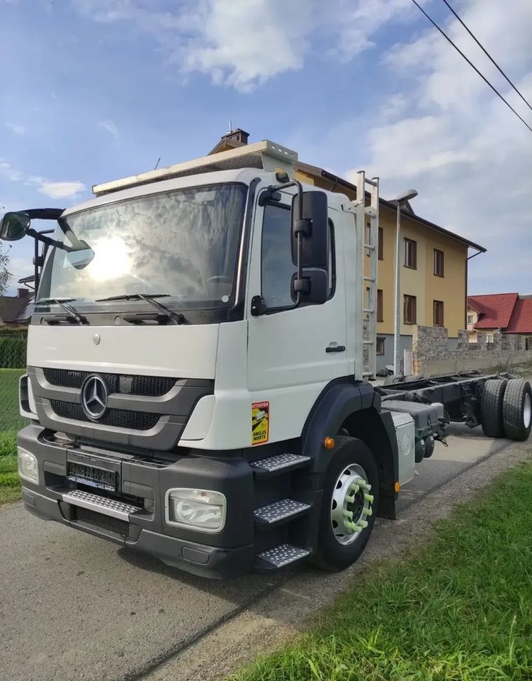 Mercedes-Benz AXOR 1829 rama do zabudowy blokada mostu - Şasi kamyon: fotoğraf 4 Mercedes-Benz AXOR 1829 rama do zabudowy blokada mostu - Şasi kamyon: fotoğraf 4