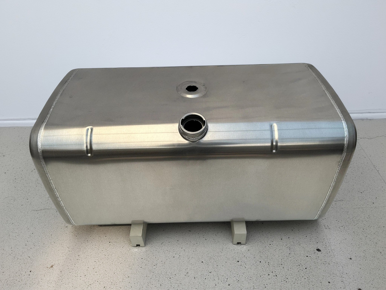 IVECO - Yakıt tankı: fotoğraf 1 IVECO - Yakıt tankı: fotoğraf 1