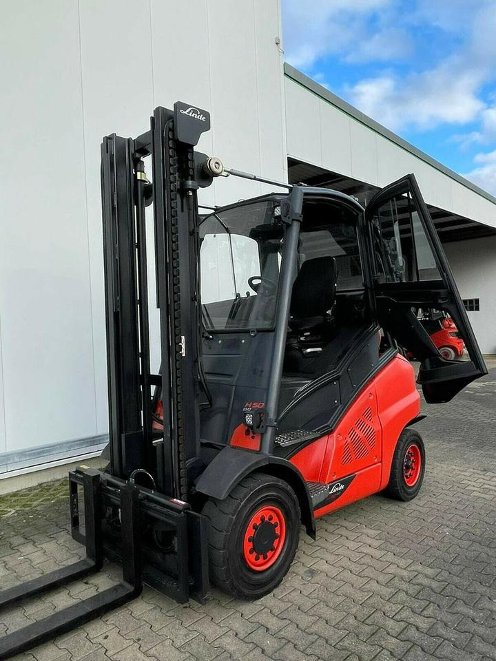 Linde Linde H 50 T - 7.390 h - Seitenschieber/Zinken neu - - LPG forklift: fotoğraf 2 Linde Linde H 50 T - 7.390 h - Seitenschieber/Zinken neu - - LPG forklift: fotoğraf 2