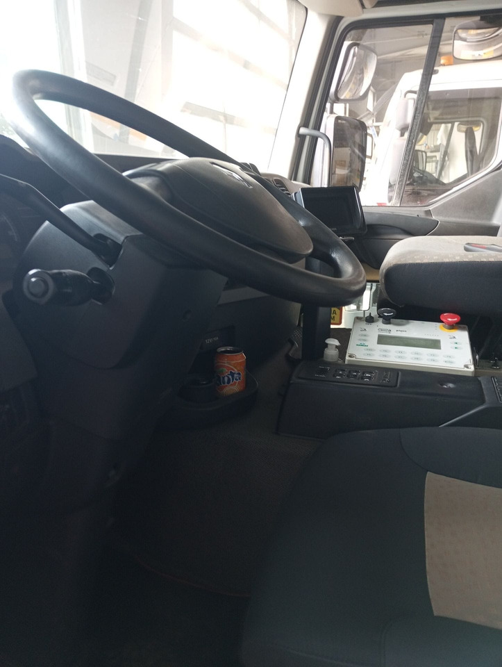 BOM de marque Renault 310 DXI - benne SEMAT bi compartiment - boite de vitesse récente de 5000 km - 2 pneus neufs - dernier passage aux mines en septembre 2023 - arrêt de circulation octobre 2023 - ba - Çöp kamyonu: fotoğraf 2 BOM de marque Renault 310 DXI - benne SEMAT bi compartiment - boite de vitesse récente de 5000 km - 2 pneus neufs - dernier passage aux mines en septembre 2023 - arrêt de circulation octobre 2023 - ba - Çöp kamyonu: fotoğraf 2