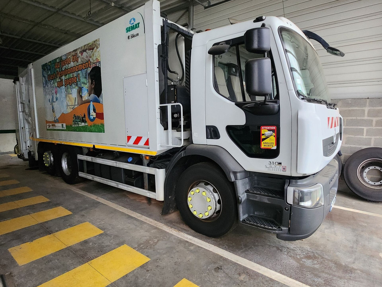 BOM de marque Renault 310 DXI - benne SEMAT bi compartiment - boite de vitesse récente de 5000 km - 2 pneus neufs - dernier passage aux mines en septembre 2023 - arrêt de circulation octobre 2023 - ba - Çöp kamyonu: fotoğraf 4 BOM de marque Renault 310 DXI - benne SEMAT bi compartiment - boite de vitesse récente de 5000 km - 2 pneus neufs - dernier passage aux mines en septembre 2023 - arrêt de circulation octobre 2023 - ba - Çöp kamyonu: fotoğraf 4