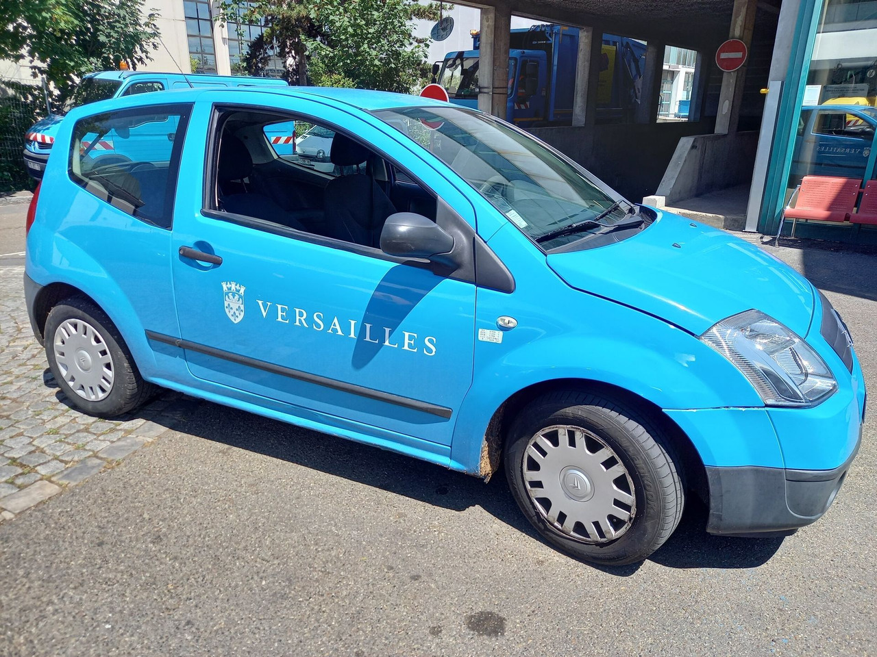 CITROEN C2 - Voiture berline commerciale essence - 3 portes - Sedan araba: fotoğraf 1 CITROEN C2 - Voiture berline commerciale essence - 3 portes - Sedan araba: fotoğraf 1