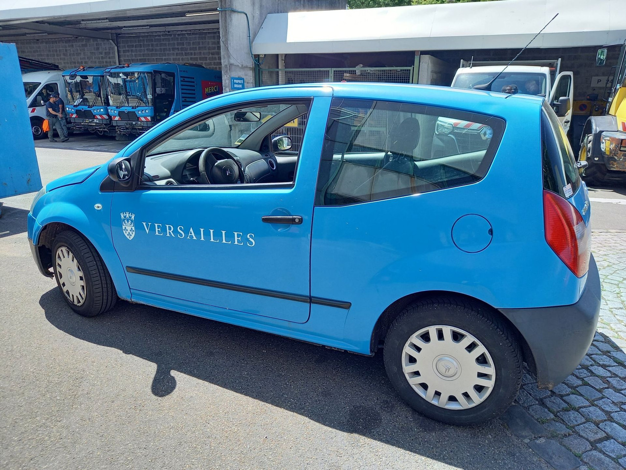 CITROEN C2 - Voiture berline commerciale essence - 3 portes - Sedan araba: fotoğraf 4 CITROEN C2 - Voiture berline commerciale essence - 3 portes - Sedan araba: fotoğraf 4