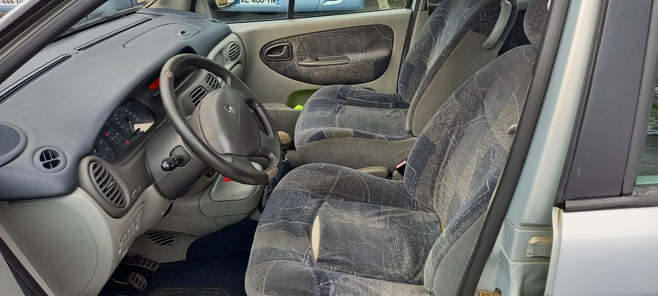 MEGANE ESSENCE (241) - Binek araba: fotoğraf 4 MEGANE ESSENCE (241) - Binek araba: fotoğraf 4