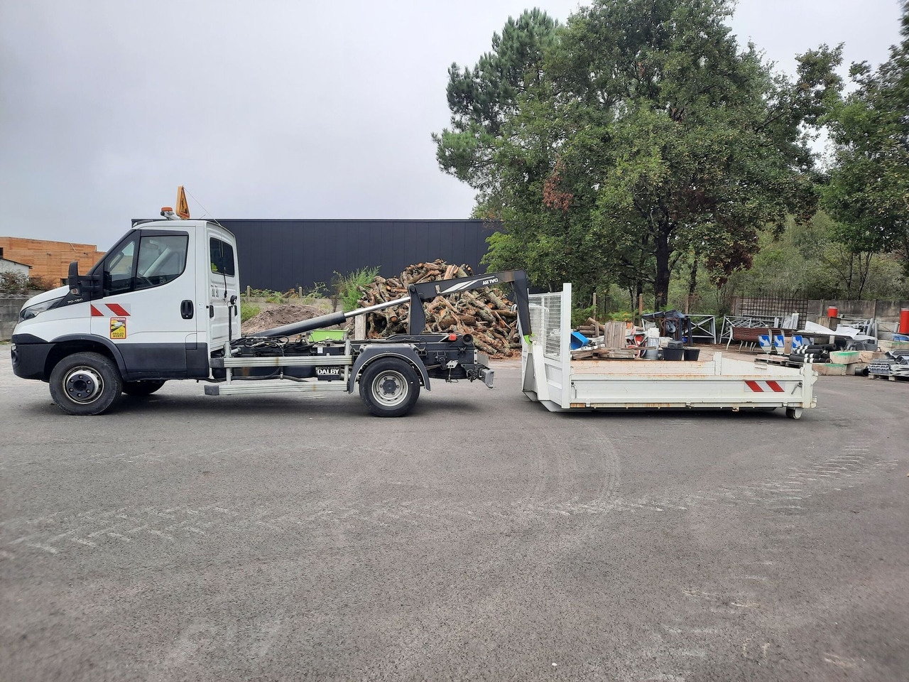 Polybenne Iveco 7 tonnes - Kancalı yükleyici kamyon, Kamyonet: fotoğraf 1 Polybenne Iveco 7 tonnes - Kancalı yükleyici kamyon, Kamyonet: fotoğraf 1