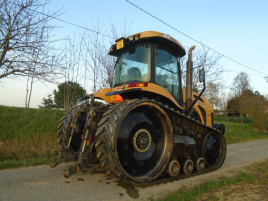 Challenger MT765B - Paletli traktör: fotoğraf 5 Challenger MT765B - Paletli traktör: fotoğraf 5