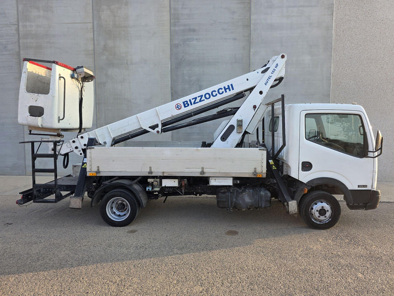 Usado BIZZOCCHI AUTEL 162 HP Sobre NISSAN CABSTAR - Araçüstü platform: fotoğraf 1 Usado BIZZOCCHI AUTEL 162 HP Sobre NISSAN CABSTAR - Araçüstü platform: fotoğraf 1
