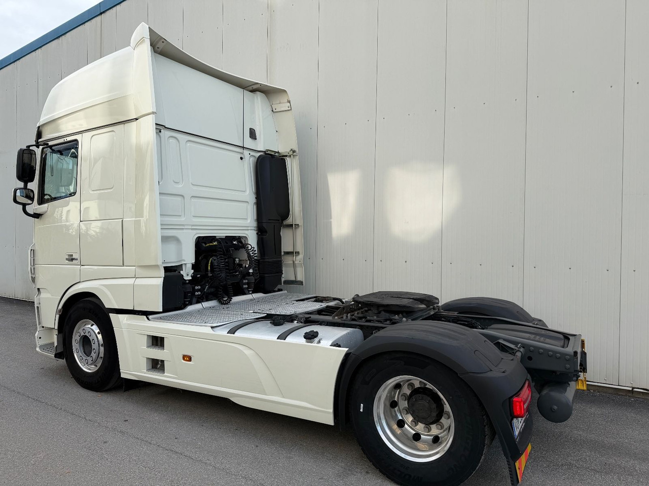 DAF XF 530  Vollausstattung Vollluft 2l-Hydraulik - Çekici: fotoğraf 4 DAF XF 530  Vollausstattung Vollluft 2l-Hydraulik - Çekici: fotoğraf 4