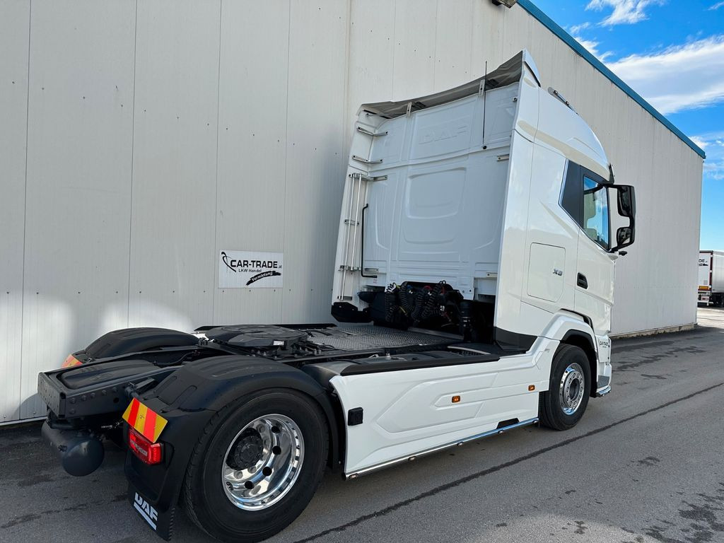 DAF XG 530 Retarder Standklima 3 Jahre Garantie DAF XG 530 Retarder Standklima 3 Jahre Garantie - Çekici: fotoğraf 4 DAF XG 530 Retarder Standklima 3 Jahre Garantie DAF XG 530 Retarder Standklima 3 Jahre Garantie - Çekici: fotoğraf 4