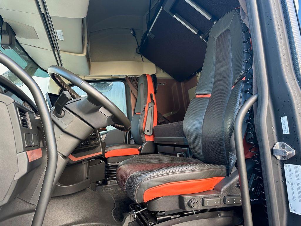 Volvo FH 750 XL Retarder Vollausstattung - Çekici: fotoğraf 5 Volvo FH 750 XL Retarder Vollausstattung - Çekici: fotoğraf 5