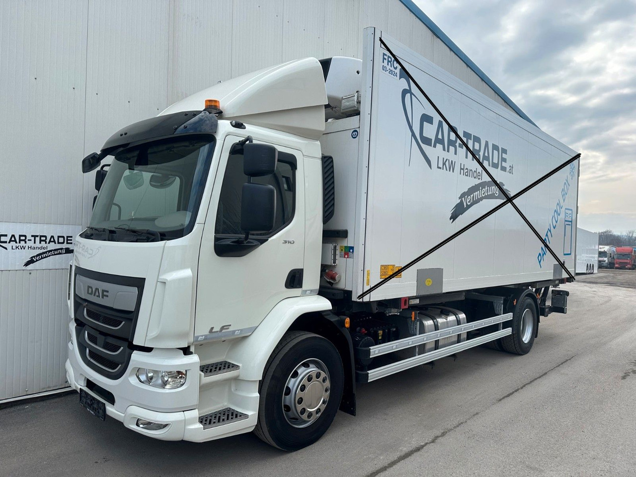 DAF LF 310 8G LBW Bär2T 3J-Garatnie DAF LF 310 8G LBW Bär2T 3J-Garatnie - Konteynır taşıyıcı/ Yedek karoser kamyon: fotoğraf 3 DAF LF 310 8G LBW Bär2T 3J-Garatnie DAF LF 310 8G LBW Bär2T 3J-Garatnie - Konteynır taşıyıcı/ Yedek karoser kamyon: fotoğraf 3