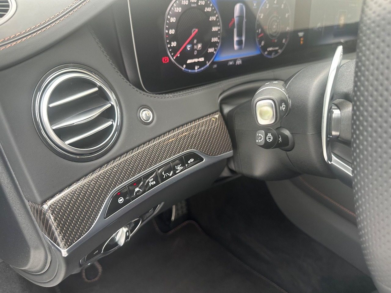 Mercedes-Benz S 65 AMG Final Edition 1/130 - Sedan araba: fotoğraf 5 Mercedes-Benz S 65 AMG Final Edition 1/130 - Sedan araba: fotoğraf 5