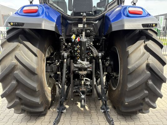 New Holland T7.300 PLMi - Traktör: fotoğraf 4 New Holland T7.300 PLMi - Traktör: fotoğraf 4