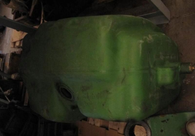 JOHN DEERE 2140 BAK ZBIORNIK PALIWA TANK - Yakıt tankı - Tarım araçları: fotoğraf 1 JOHN DEERE 2140 BAK ZBIORNIK PALIWA TANK - Yakıt tankı - Tarım araçları: fotoğraf 1
