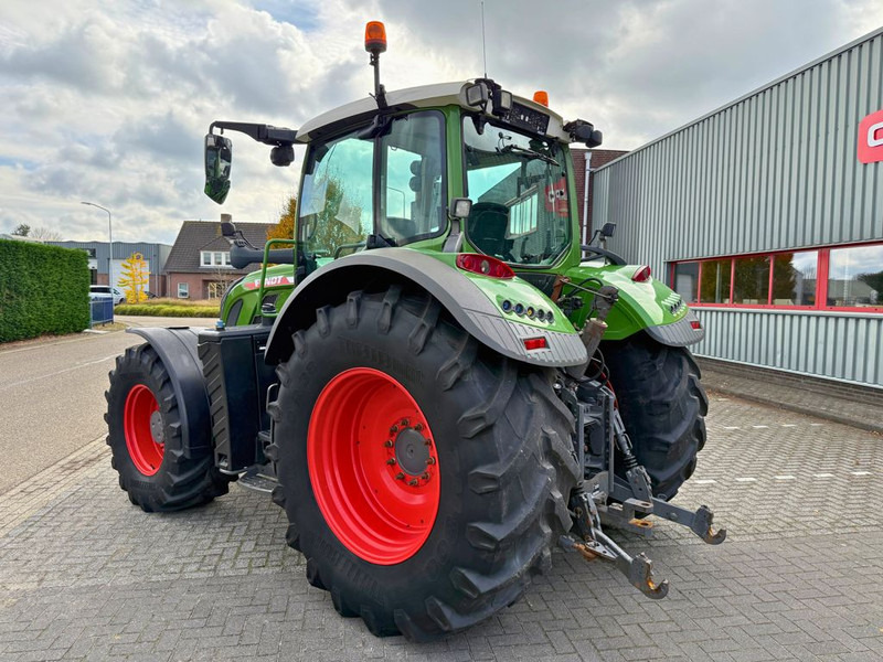 Fendt 724 Vario Gen 6 Profi Plus - Traktör: fotoğraf 2 Fendt 724 Vario Gen 6 Profi Plus - Traktör: fotoğraf 2