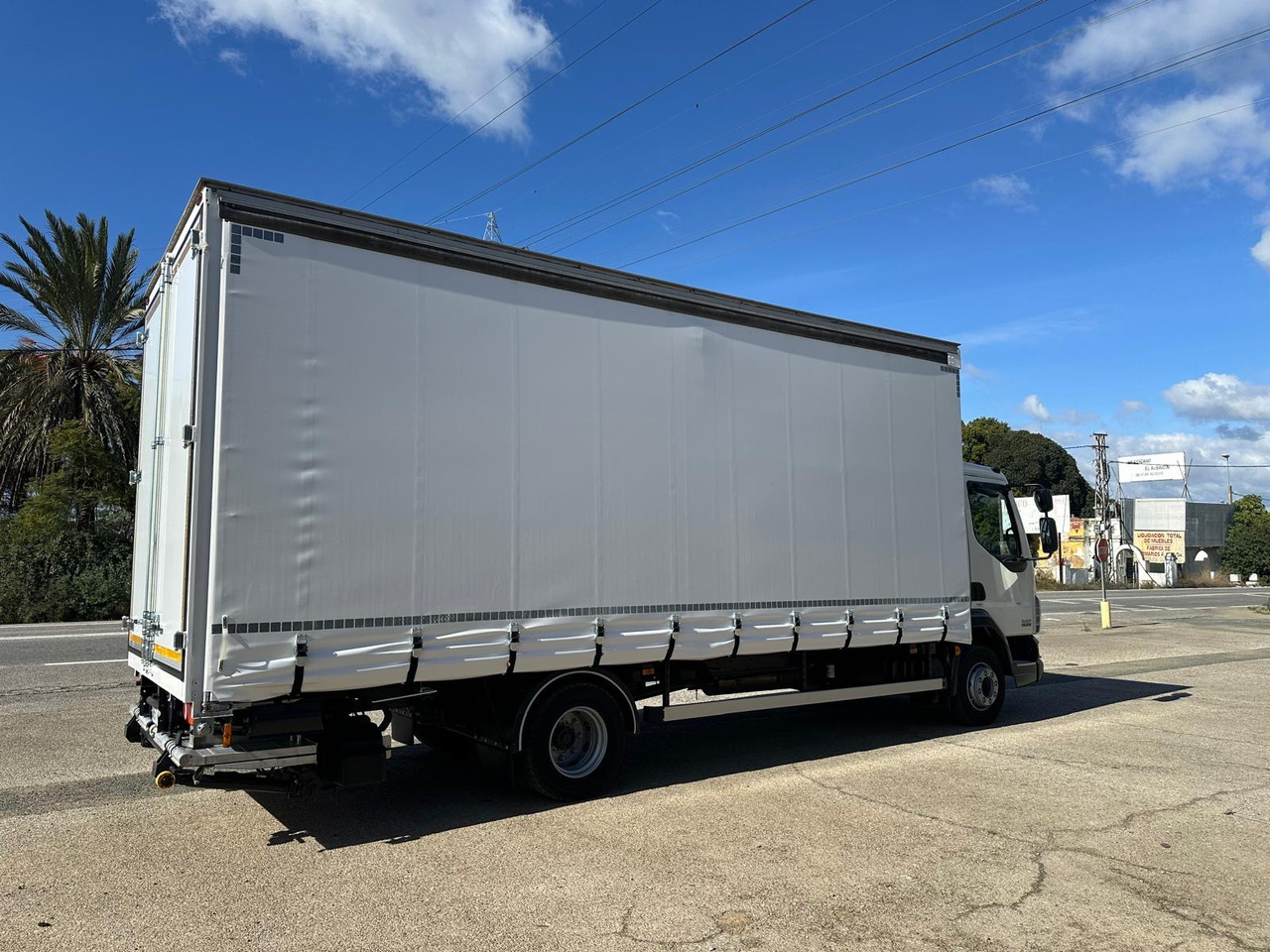 DAF LF 45.250 - Tenteli kamyon: fotoğraf 3 DAF LF 45.250 - Tenteli kamyon: fotoğraf 3