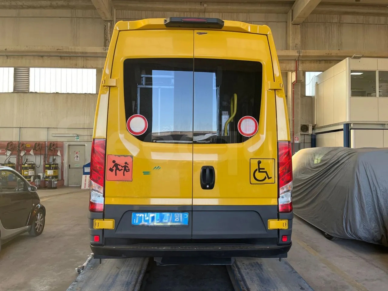 Iveco Daily - Okul otobüsü: fotoğraf 5 Iveco Daily - Okul otobüsü: fotoğraf 5