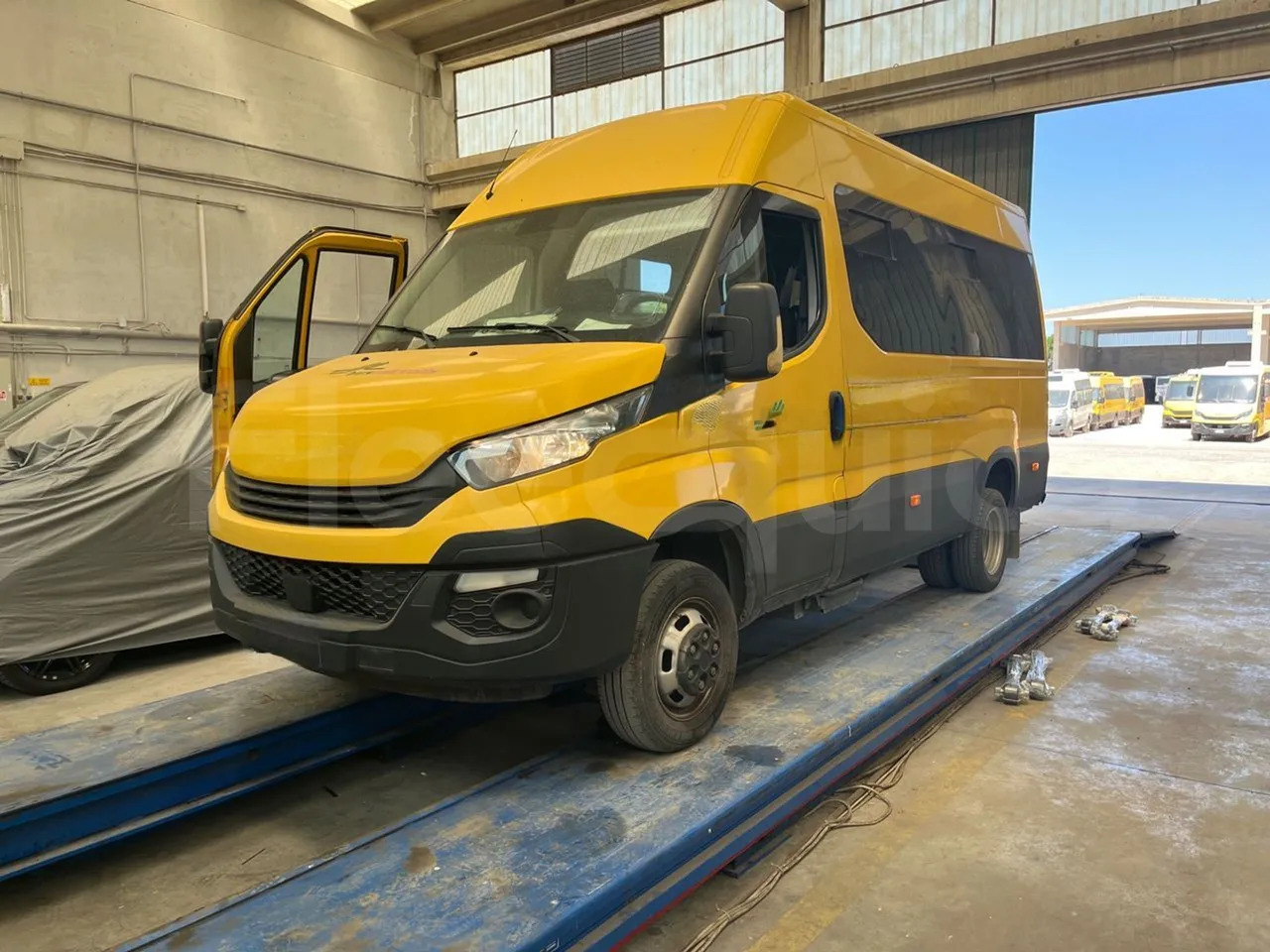 Iveco Daily - Okul otobüsü: fotoğraf 4 Iveco Daily - Okul otobüsü: fotoğraf 4