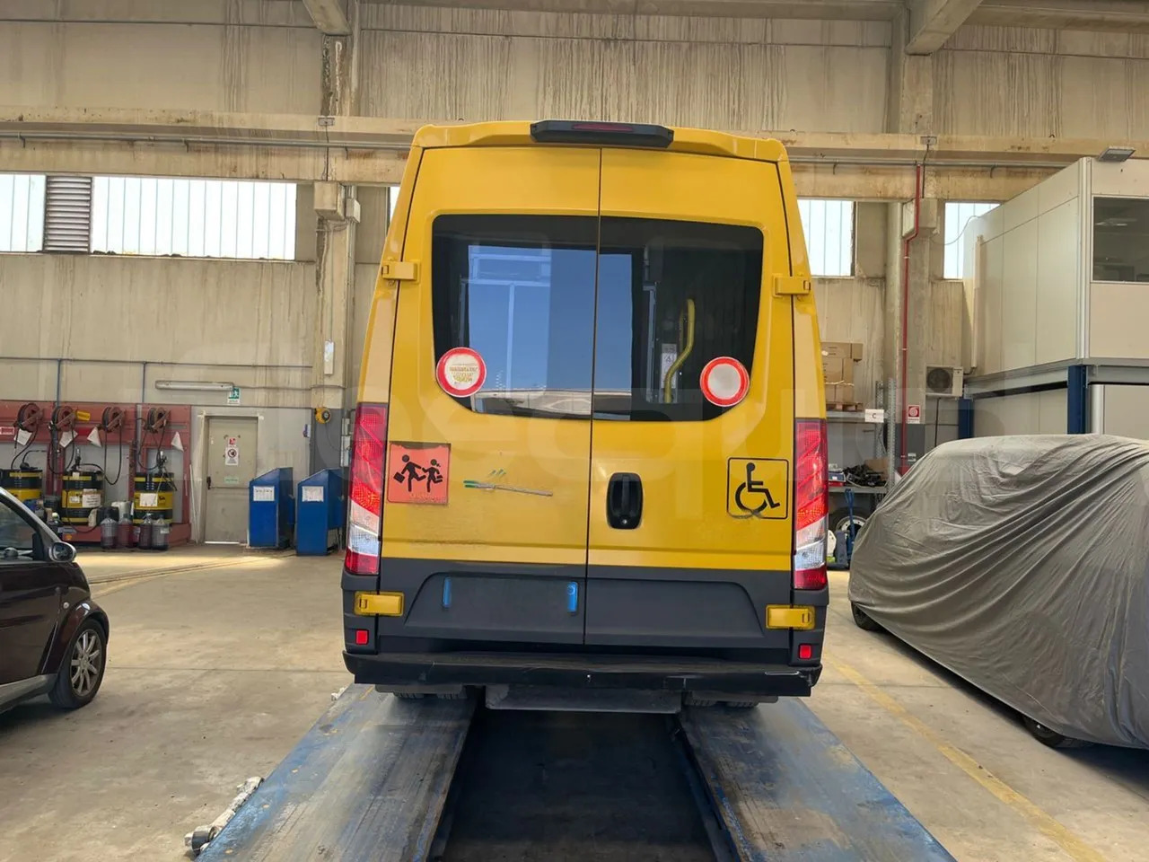 Iveco Daily - Okul otobüsü: fotoğraf 5 Iveco Daily - Okul otobüsü: fotoğraf 5