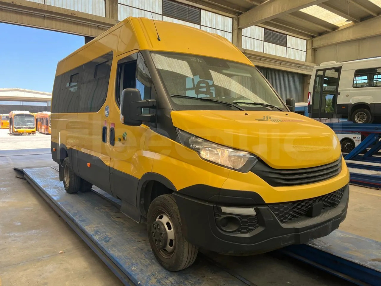 Iveco Daily - Okul otobüsü: fotoğraf 1 Iveco Daily - Okul otobüsü: fotoğraf 1