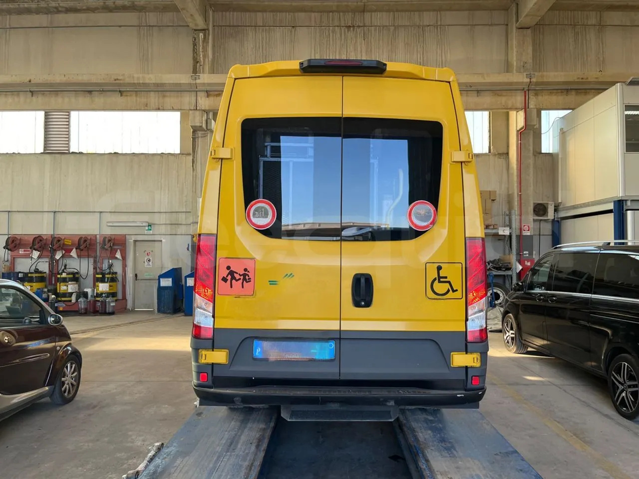 Iveco Daily - Okul otobüsü: fotoğraf 5 Iveco Daily - Okul otobüsü: fotoğraf 5