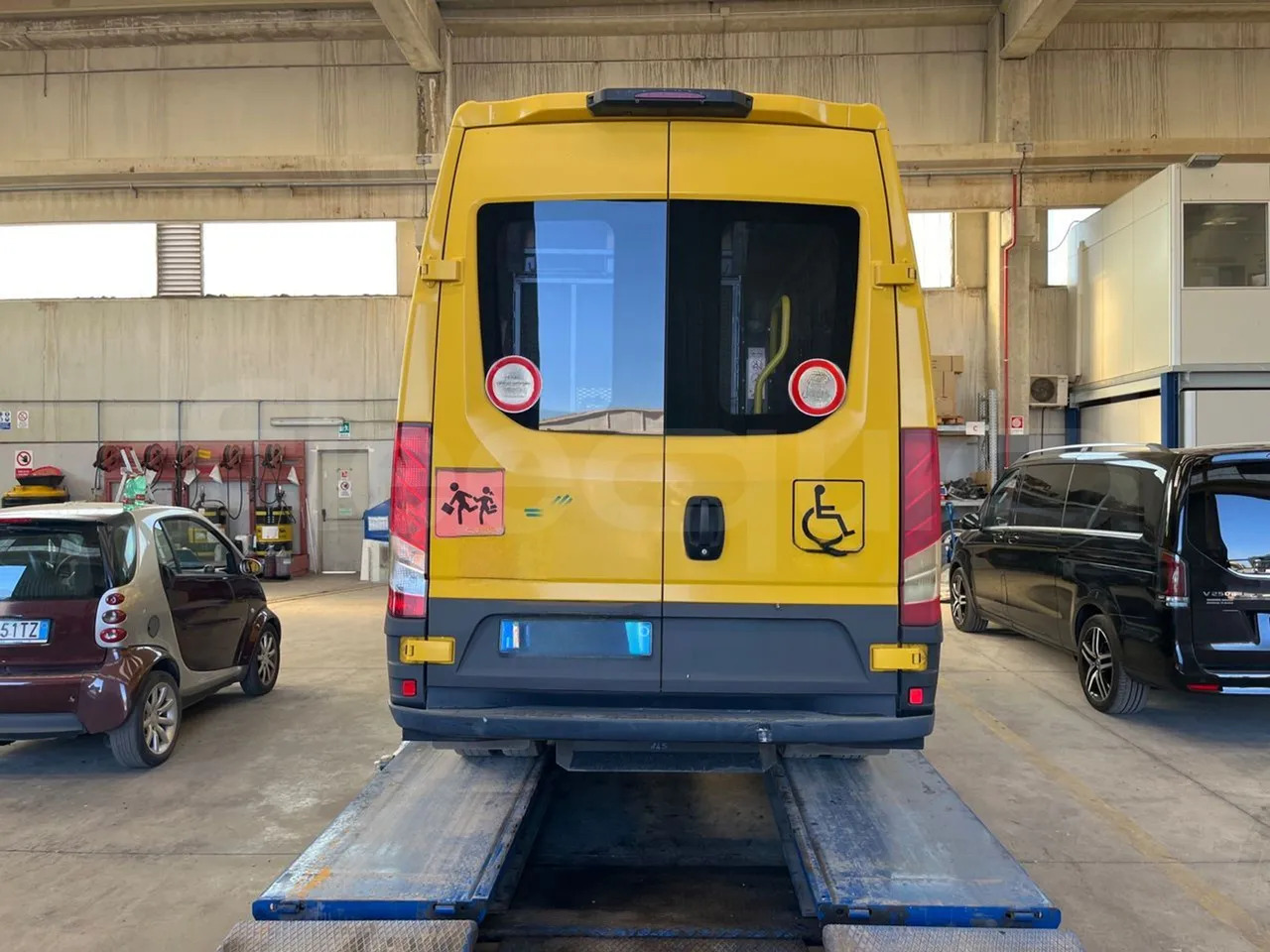 Iveco Daily - Okul otobüsü: fotoğraf 4 Iveco Daily - Okul otobüsü: fotoğraf 4