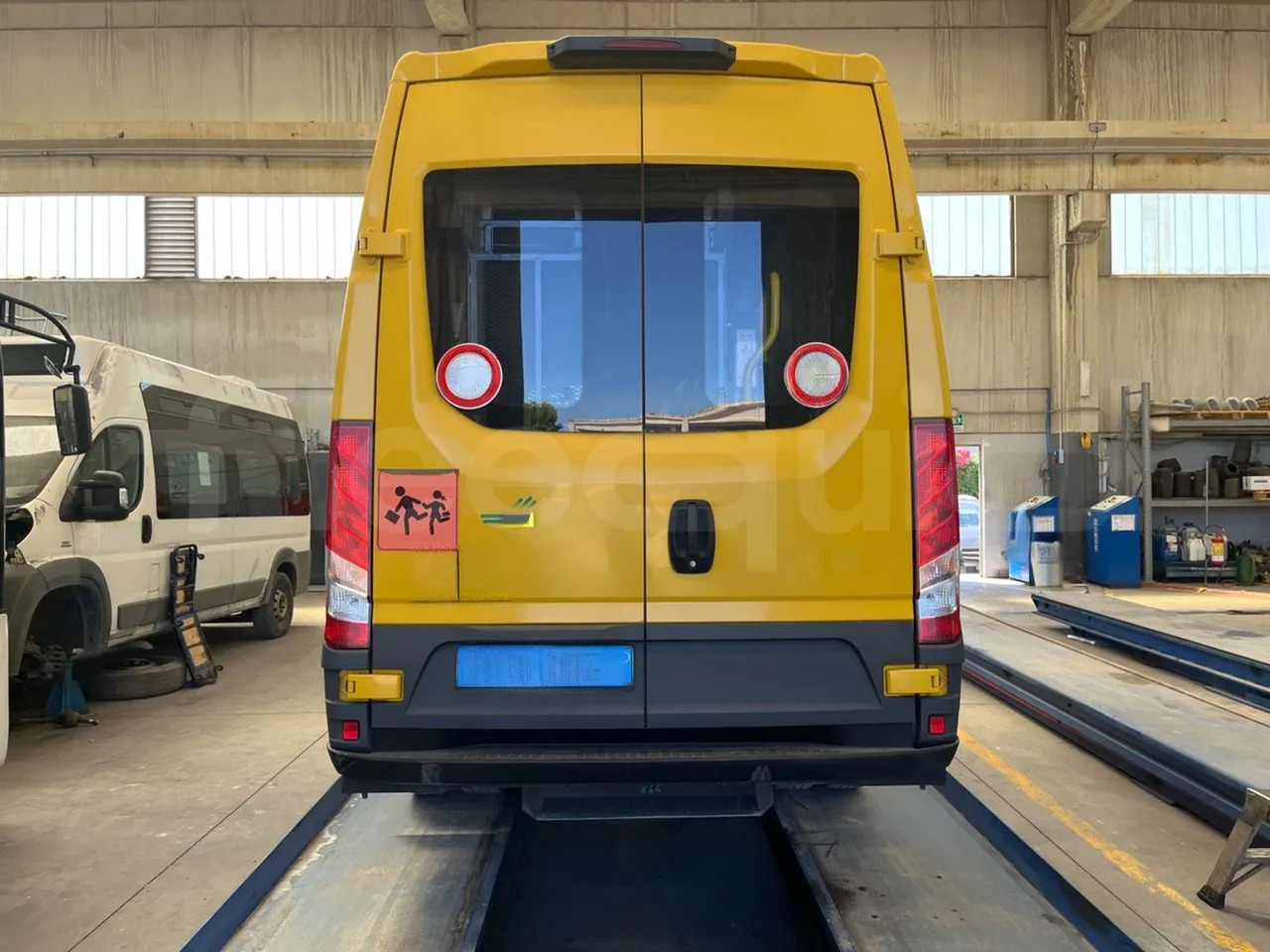 Iveco Daily - Okul otobüsü: fotoğraf 5 Iveco Daily - Okul otobüsü: fotoğraf 5