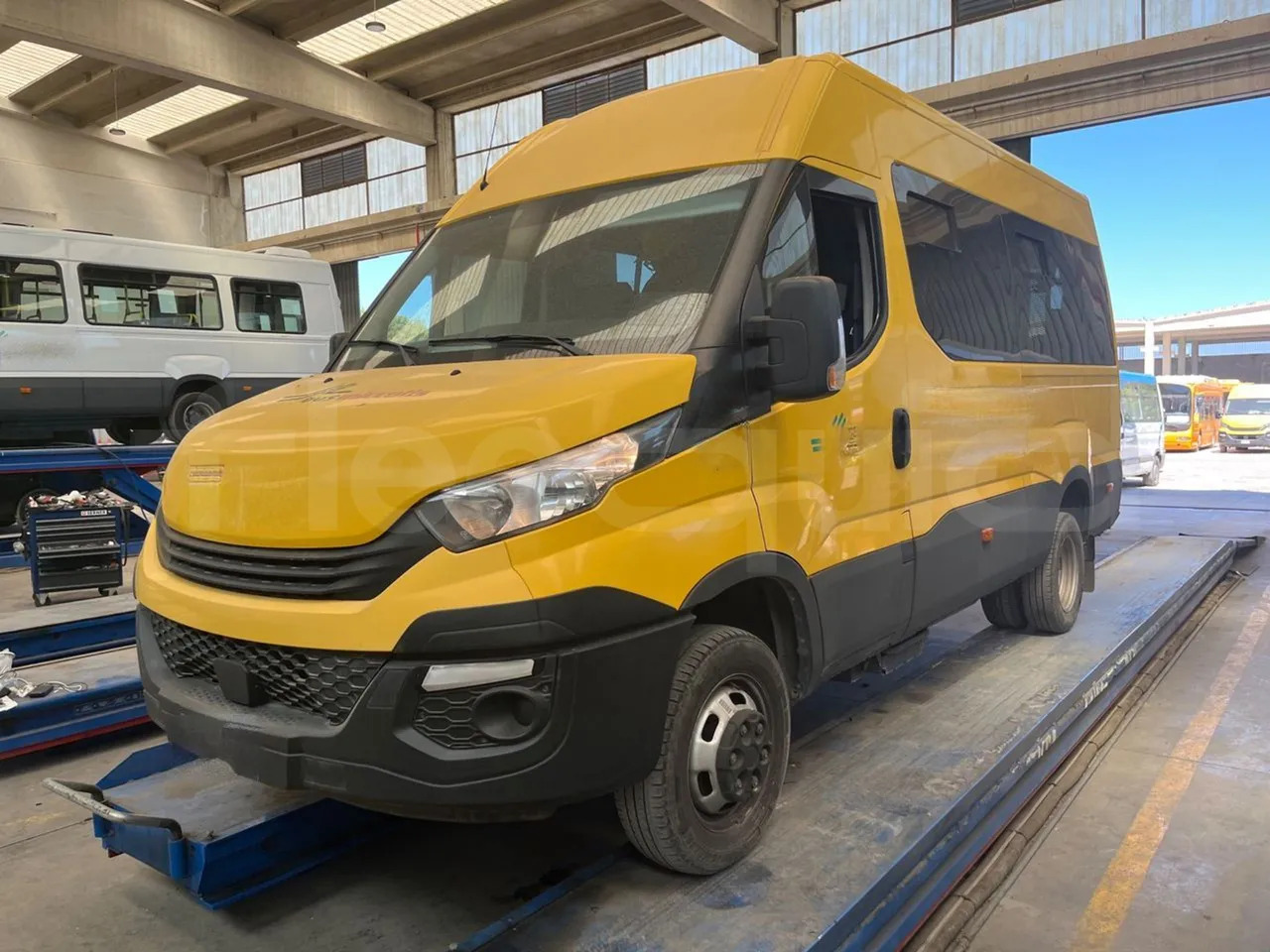 Iveco Daily - Okul otobüsü: fotoğraf 4 Iveco Daily - Okul otobüsü: fotoğraf 4