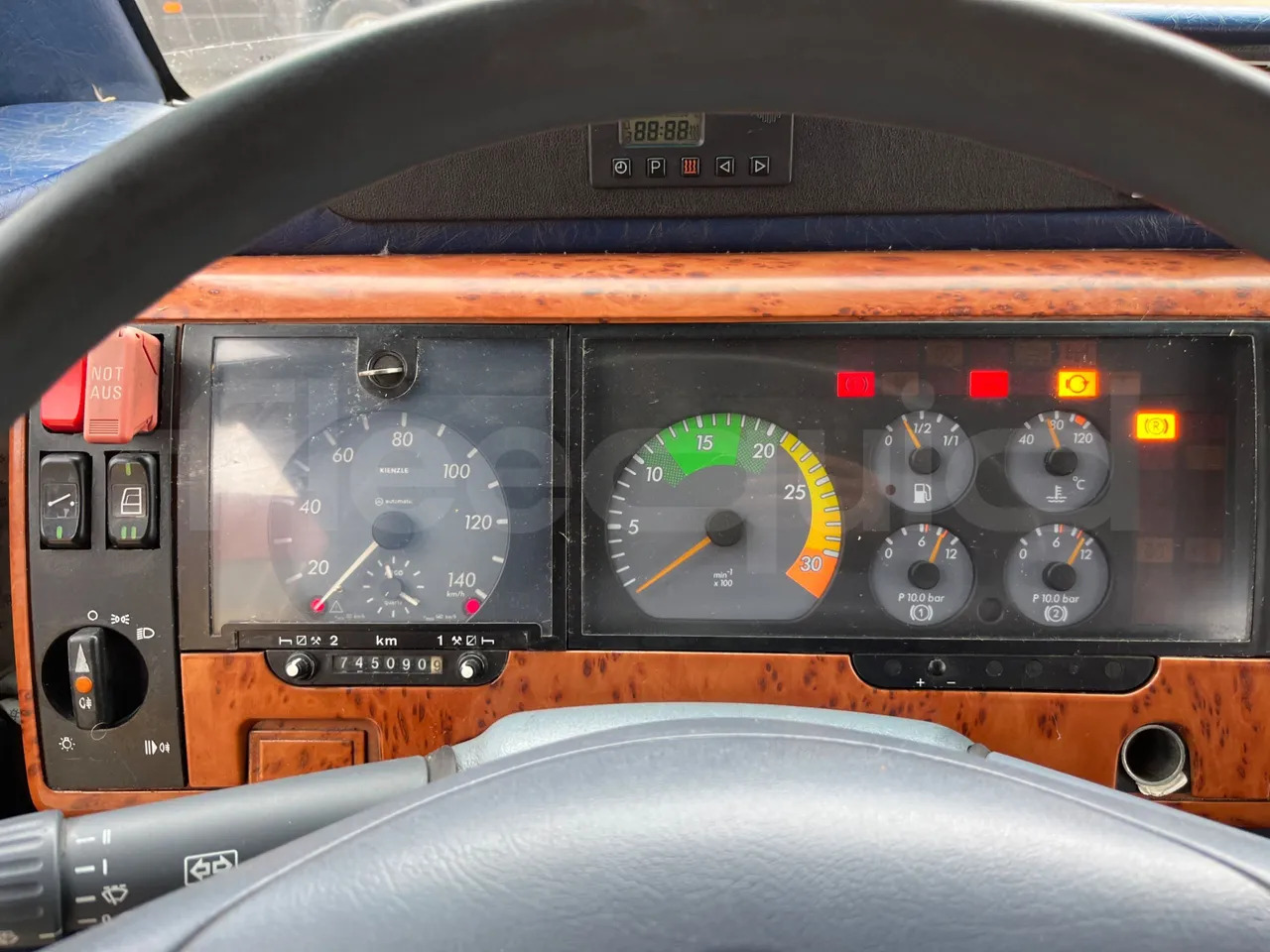 Mercedes-Benz Beluga - Turistik otobüs: fotoğraf 3 Mercedes-Benz Beluga - Turistik otobüs: fotoğraf 3