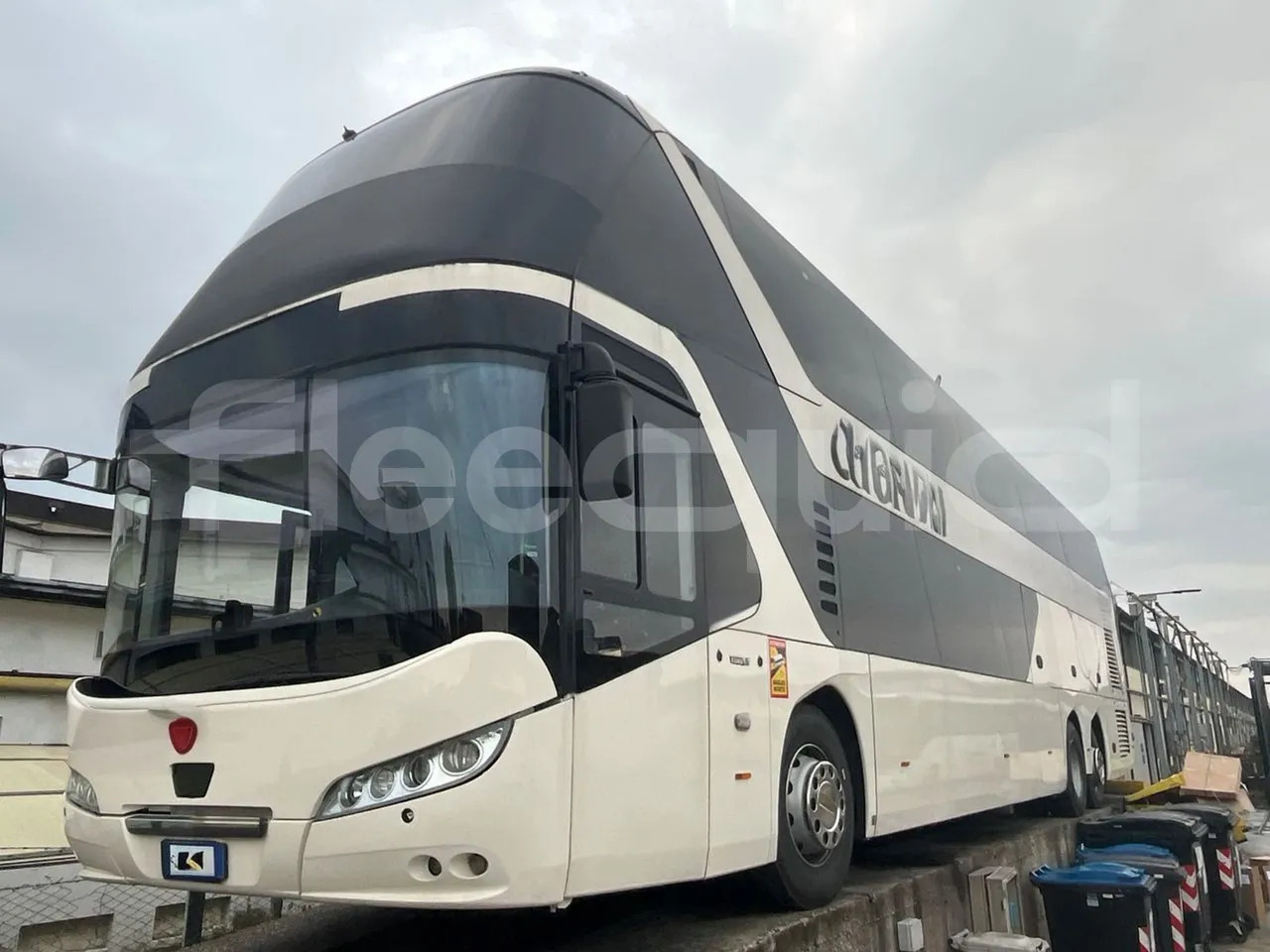 Neoplan Skyliner - Çift katlı otobüs: fotoğraf 4 Neoplan Skyliner - Çift katlı otobüs: fotoğraf 4