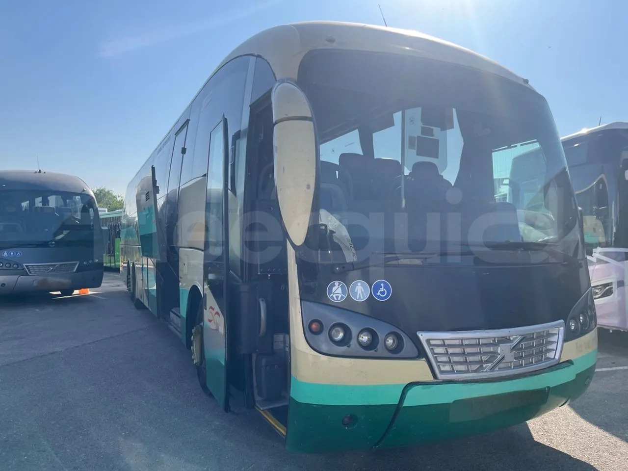Volvo B12B - Turistik otobüs: fotoğraf 1 Volvo B12B - Turistik otobüs: fotoğraf 1