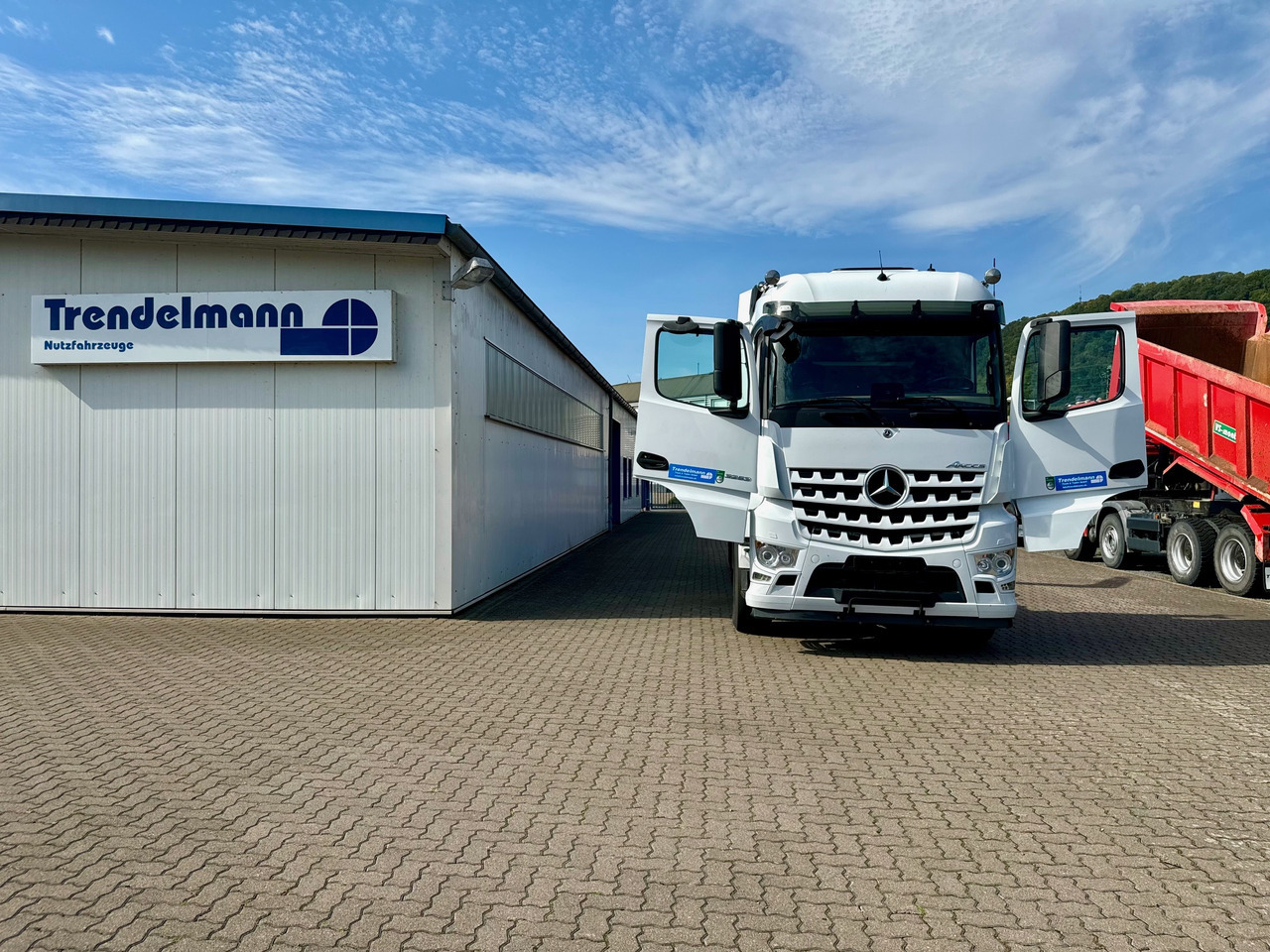MERCEDES-BENZ Arocs 3553 4 Achsen Tridem - Kancalı yükleyici kamyon: fotoğraf 3 MERCEDES-BENZ Arocs 3553 4 Achsen Tridem - Kancalı yükleyici kamyon: fotoğraf 3