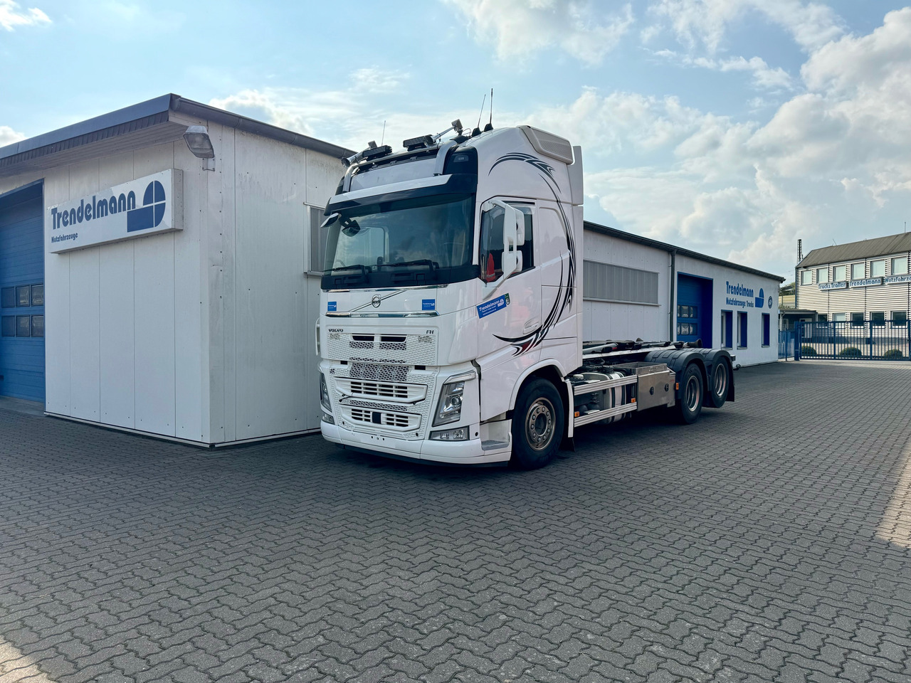 VOLVO Fh-13-540 6x4R - Kancalı yükleyici kamyon: fotoğraf 1 VOLVO Fh-13-540 6x4R - Kancalı yükleyici kamyon: fotoğraf 1