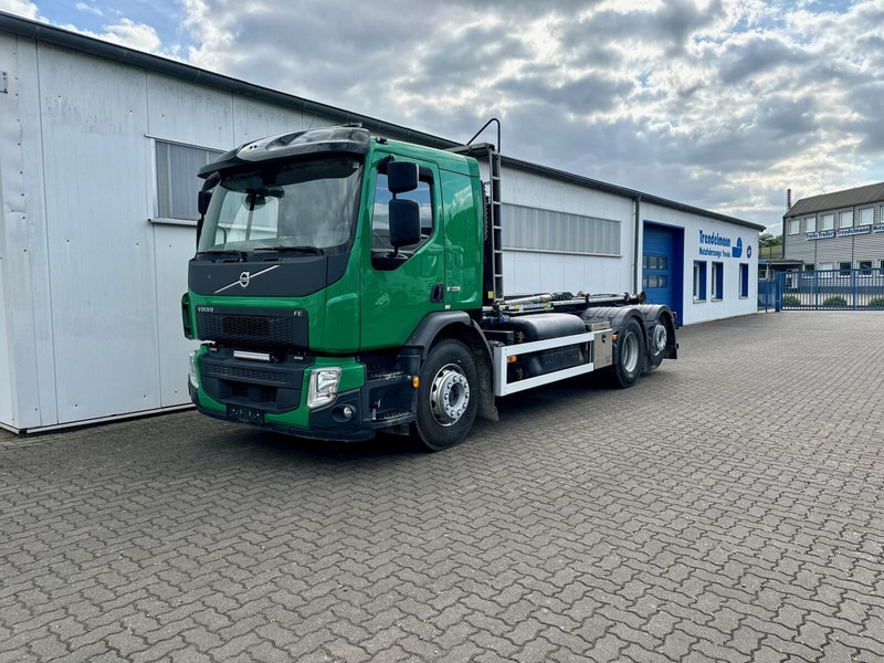 Volvo FE 330 6x2 Hooklift Joab 20 to 5400 mm Lenkachse - Kancalı yükleyici kamyon: fotoğraf 1 Volvo FE 330 6x2 Hooklift Joab 20 to 5400 mm Lenkachse - Kancalı yükleyici kamyon: fotoğraf 1