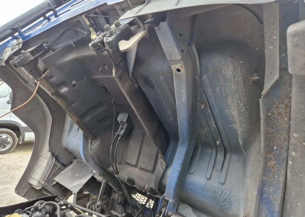 Damperli kamyon Nissan Atleon 3.0: fotoğraf 19 Damperli kamyon Nissan Atleon 3.0: fotoğraf 19