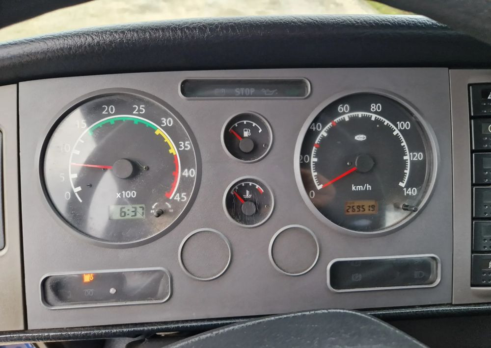 Damperli kamyon Nissan Atleon 3.0: fotoğraf 10 Damperli kamyon Nissan Atleon 3.0: fotoğraf 10