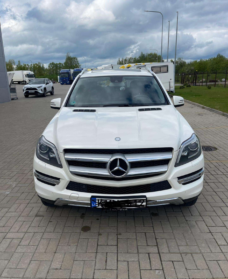 Mercedes-Benz GL350 - SUV: fotoğraf 1 Mercedes-Benz GL350 - SUV: fotoğraf 1
