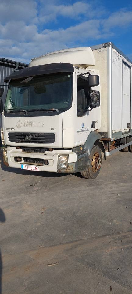 VOLVO FL240 - Kapalı kasa kamyon: fotoğraf 1 VOLVO FL240 - Kapalı kasa kamyon: fotoğraf 1