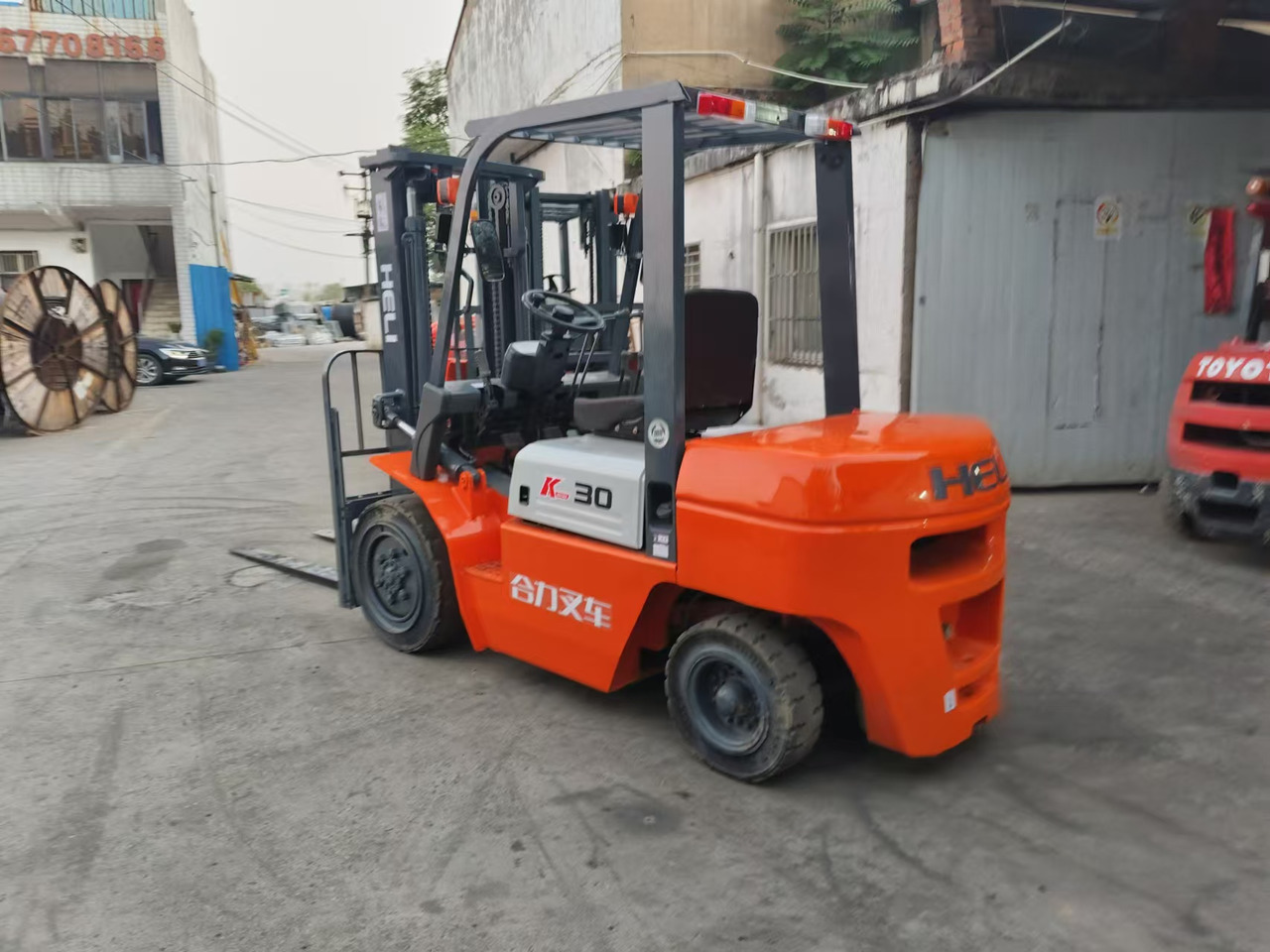 HELI k30 used 3 ton diesel forklift Customizable mast clamps low price - Dizel forklift: fotoğraf 3 HELI k30 used 3 ton diesel forklift Customizable mast clamps low price - Dizel forklift: fotoğraf 3