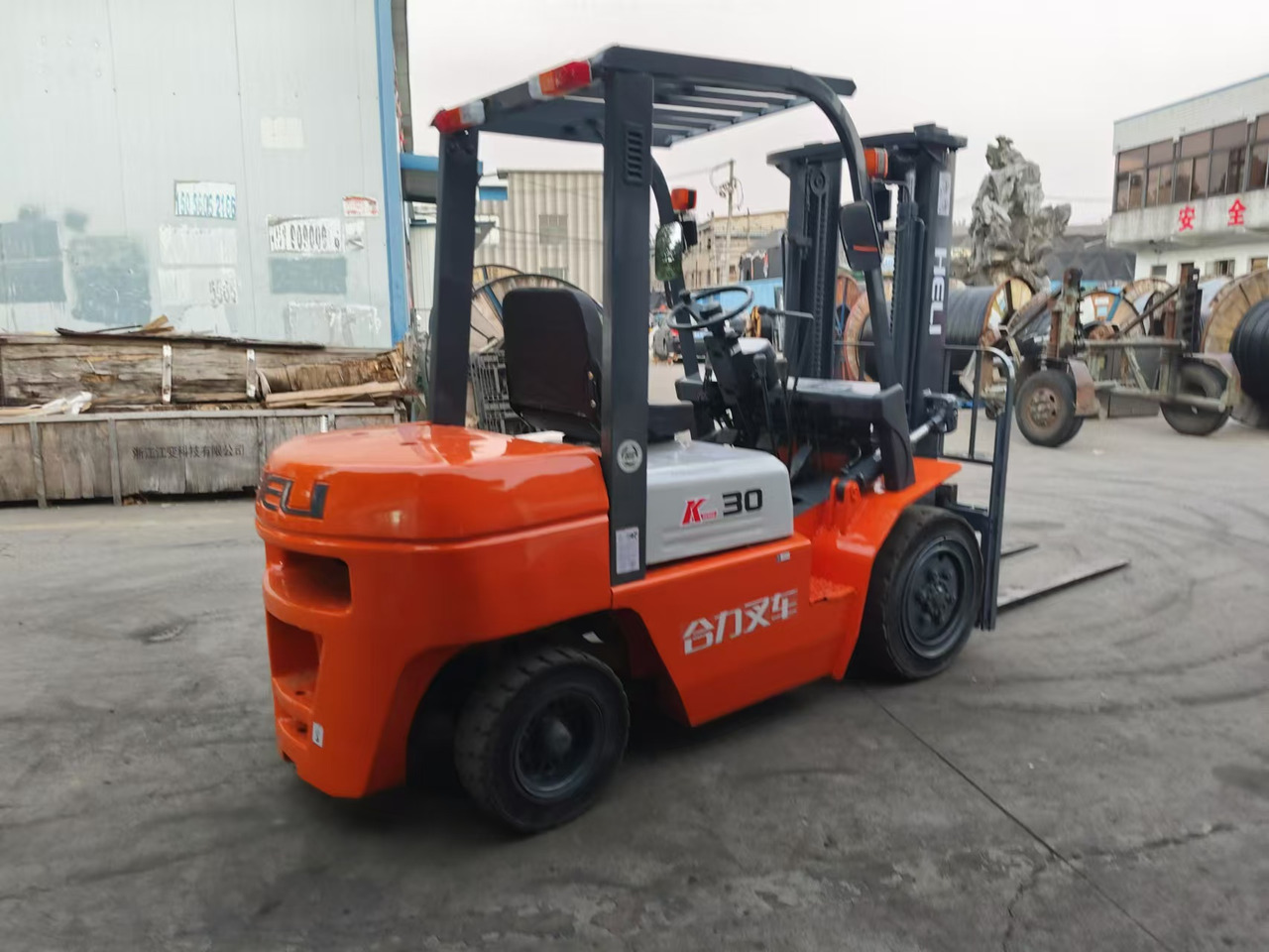 HELI k30 used 3 ton diesel forklift Customizable mast clamps low price - Dizel forklift: fotoğraf 4 HELI k30 used 3 ton diesel forklift Customizable mast clamps low price - Dizel forklift: fotoğraf 4