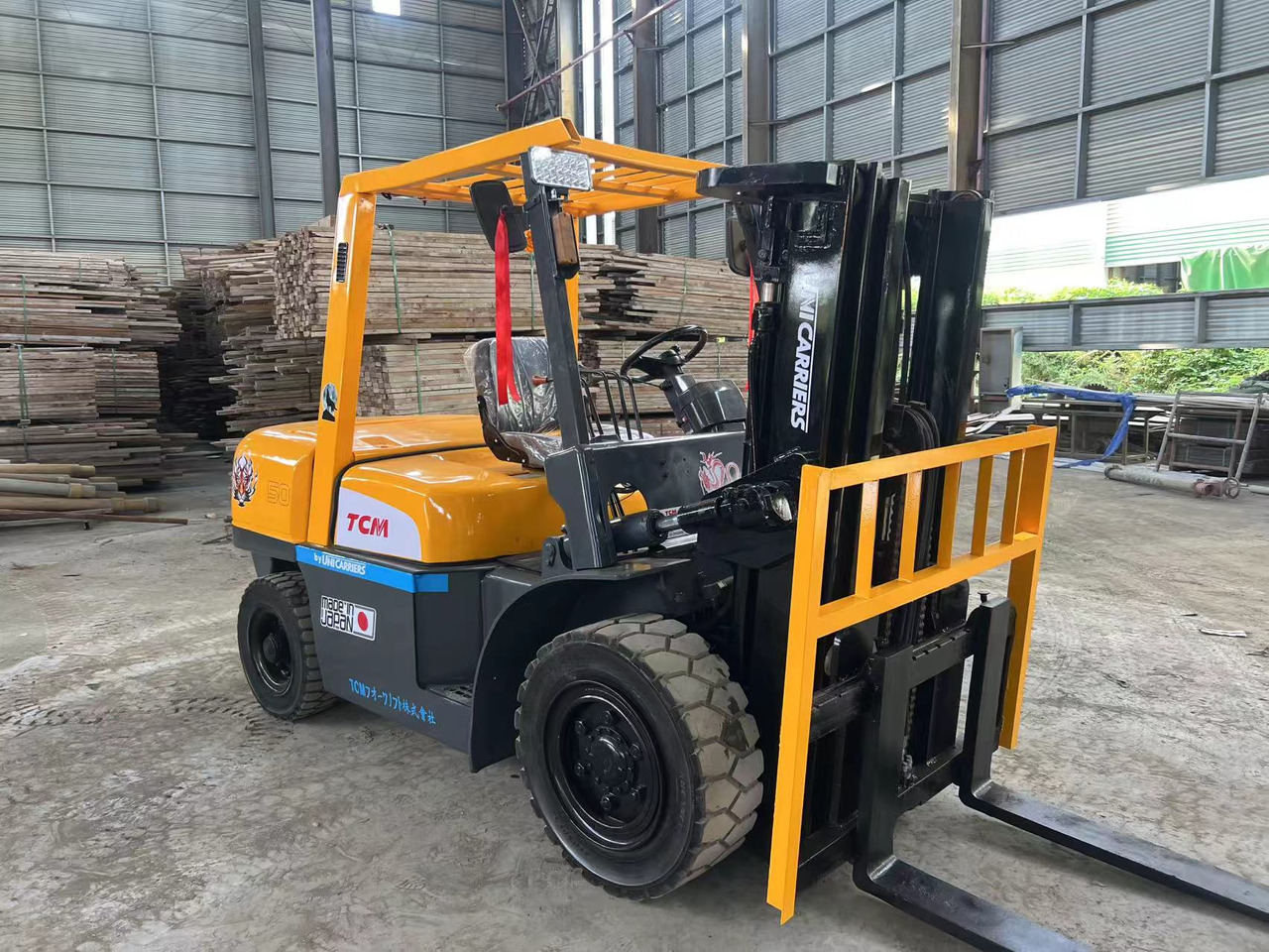 TCM fd50 japan brand original 5 ton diesel forklift 3 section 4.5m Customizable mast clamp side shift - Dizel forklift: fotoğraf 1 TCM fd50 japan brand original 5 ton diesel forklift 3 section 4.5m Customizable mast clamp side shift - Dizel forklift: fotoğraf 1