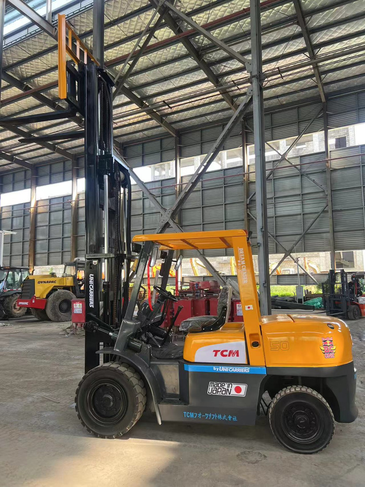TCM fd50 japan brand original 5 ton diesel forklift 3 section 4.5m Customizable mast clamp side shift - Dizel forklift: fotoğraf 2 TCM fd50 japan brand original 5 ton diesel forklift 3 section 4.5m Customizable mast clamp side shift - Dizel forklift: fotoğraf 2