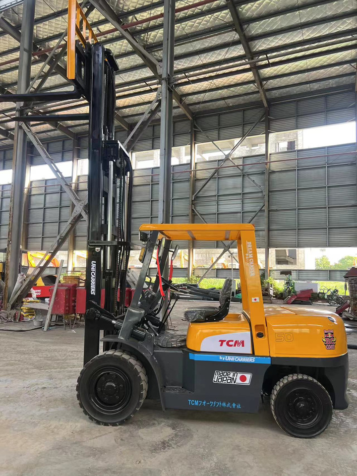 TCM fd50 japan brand original 5 ton diesel forklift 3 section 4.5m Customizable mast clamp side shift - Dizel forklift: fotoğraf 5 TCM fd50 japan brand original 5 ton diesel forklift 3 section 4.5m Customizable mast clamp side shift - Dizel forklift: fotoğraf 5