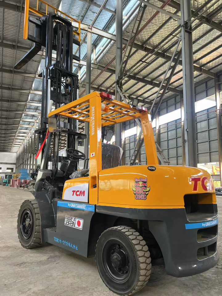 TCM fd50 japan brand original 5 ton diesel forklift 3 section 4.5m Customizable mast clamp side shift - Dizel forklift: fotoğraf 4 TCM fd50 japan brand original 5 ton diesel forklift 3 section 4.5m Customizable mast clamp side shift - Dizel forklift: fotoğraf 4