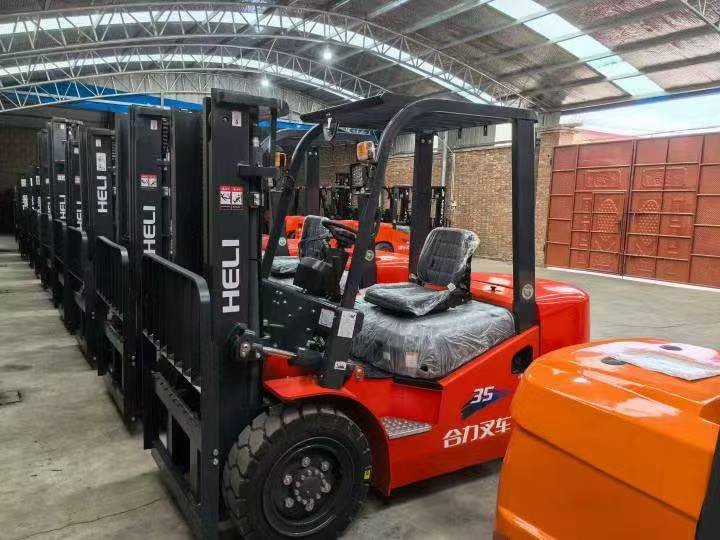 Heli brand new 3.5T diesel forklift(Clamp available) - Dizel forklift: fotoğraf 1 Heli brand new 3.5T diesel forklift(Clamp available) - Dizel forklift: fotoğraf 1