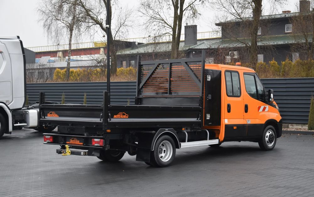 Iveco DAILY 35C16 / 2.3 - 160 KM / BRYGADÓWKA / 6 OSOBOWY / DOSTAWCZE / SKRZYNIA / KLIMA / NAWIGACJA / KAMERA COFANIA / TEMPOMAT / SERWISOWANY / SPROWADZONY - Çift kabin kamyonet: fotoğraf 5 Iveco DAILY 35C16 / 2.3 - 160 KM / BRYGADÓWKA / 6 OSOBOWY / DOSTAWCZE / SKRZYNIA / KLIMA / NAWIGACJA / KAMERA COFANIA / TEMPOMAT / SERWISOWANY / SPROWADZONY - Çift kabin kamyonet: fotoğraf 5