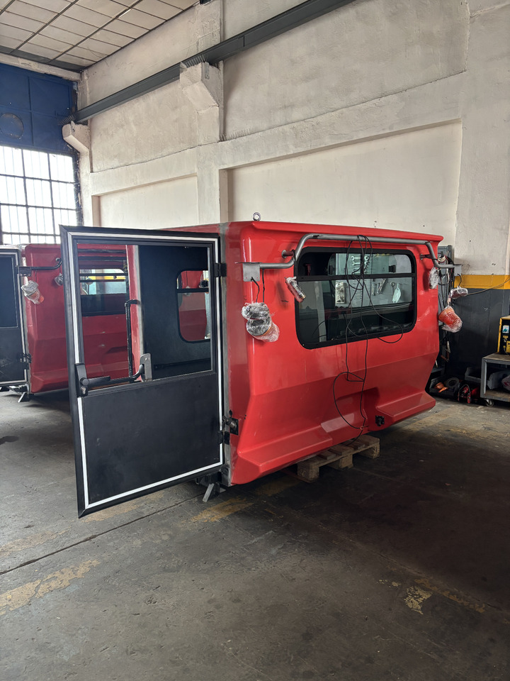 KÄSSBOHRER PISTENBULLY PB100 CABIN - Kar küreme aracı: fotoğraf 1 KÄSSBOHRER PISTENBULLY PB100 CABIN - Kar küreme aracı: fotoğraf 1