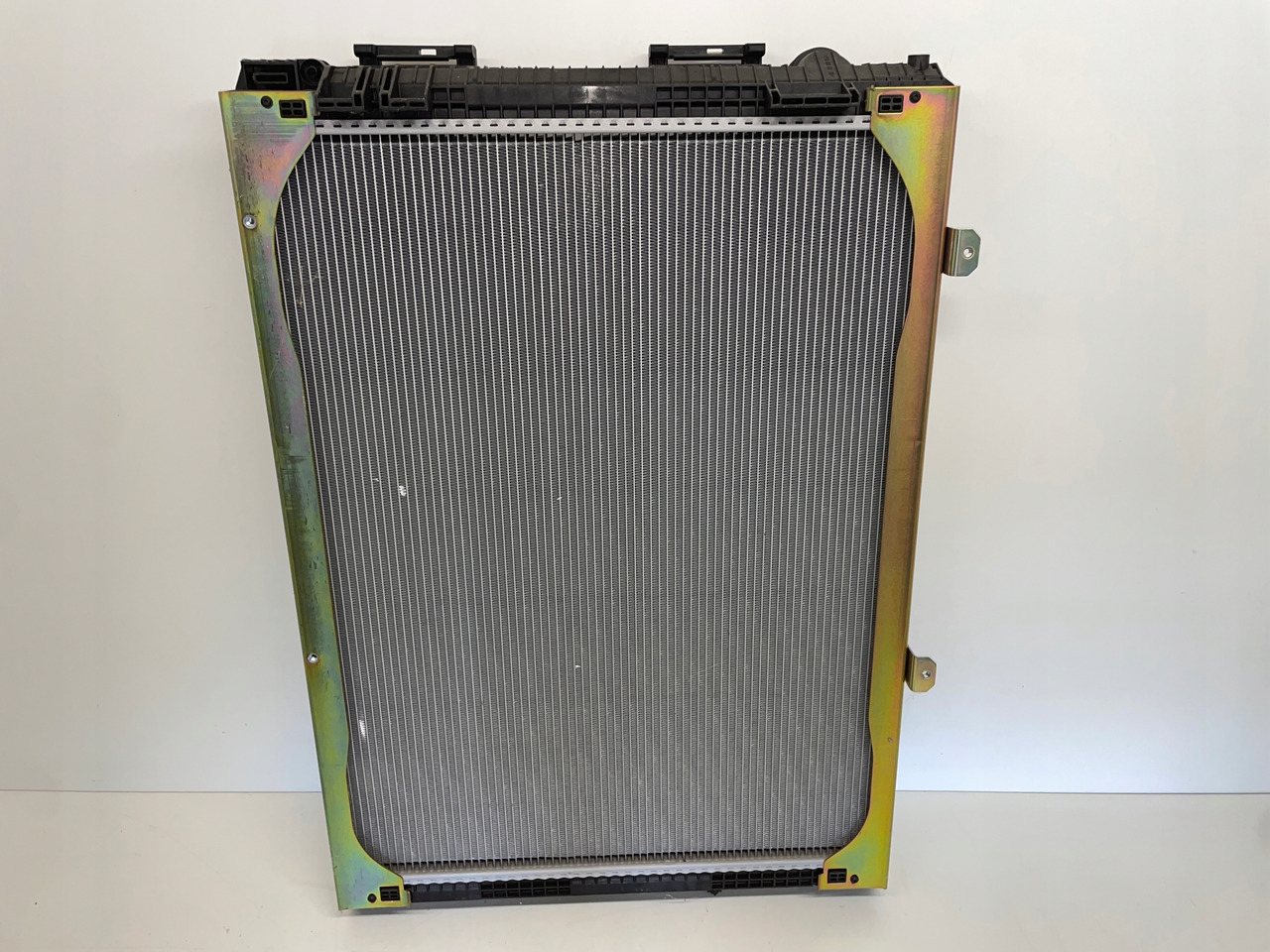 CHŁODNICA WODY MAN F2000 F 90 F 2000 F90 81061016437 - Soğutucu pompası - Kamyon: fotoğraf 4 CHŁODNICA WODY MAN F2000 F 90 F 2000 F90 81061016437 - Soğutucu pompası - Kamyon: fotoğraf 4