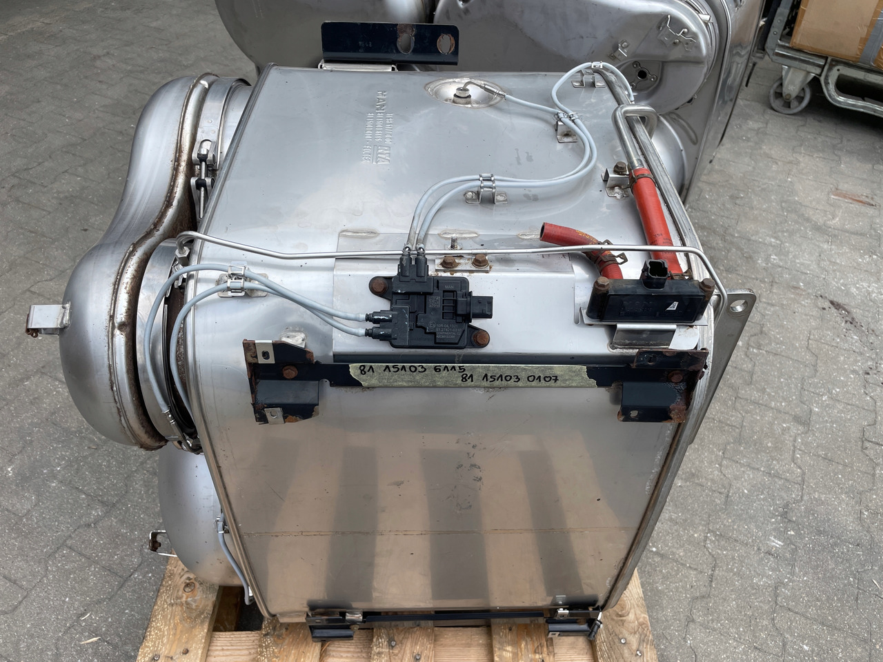 KATALIZATOR MAN TGX TGS EURO 6 DPF TŁUMIK WYDECH 81151036115 - Egzoz borusu - Kamyon: fotoğraf 2 KATALIZATOR MAN TGX TGS EURO 6 DPF TŁUMIK WYDECH 81151036115 - Egzoz borusu - Kamyon: fotoğraf 2