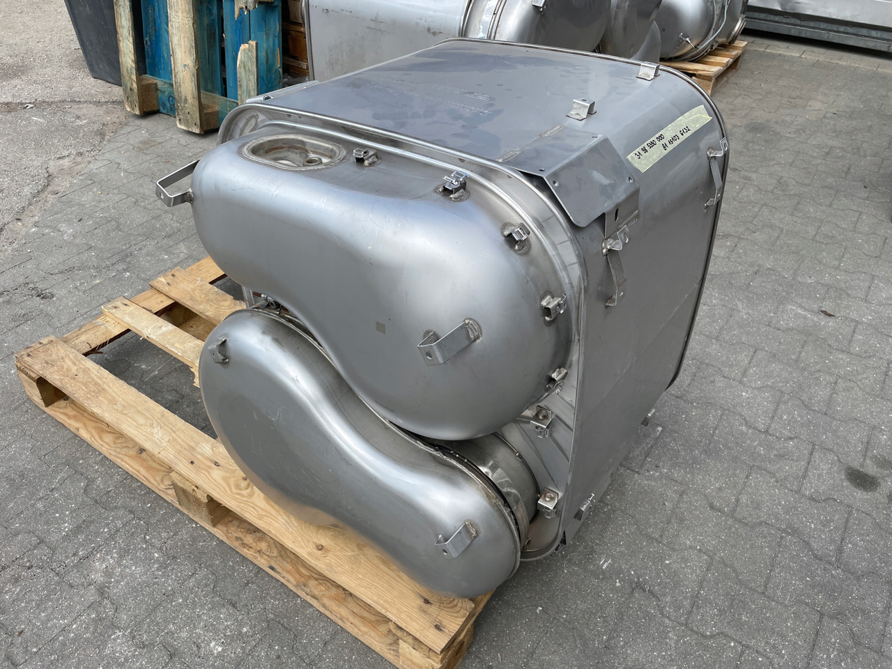 KATALIZATOR MAN TGX TGS EURO 6 DPF TŁUMIK WYDECH 81151036132 - Egzoz borusu - Kamyon: fotoğraf 1 KATALIZATOR MAN TGX TGS EURO 6 DPF TŁUMIK WYDECH 81151036132 - Egzoz borusu - Kamyon: fotoğraf 1